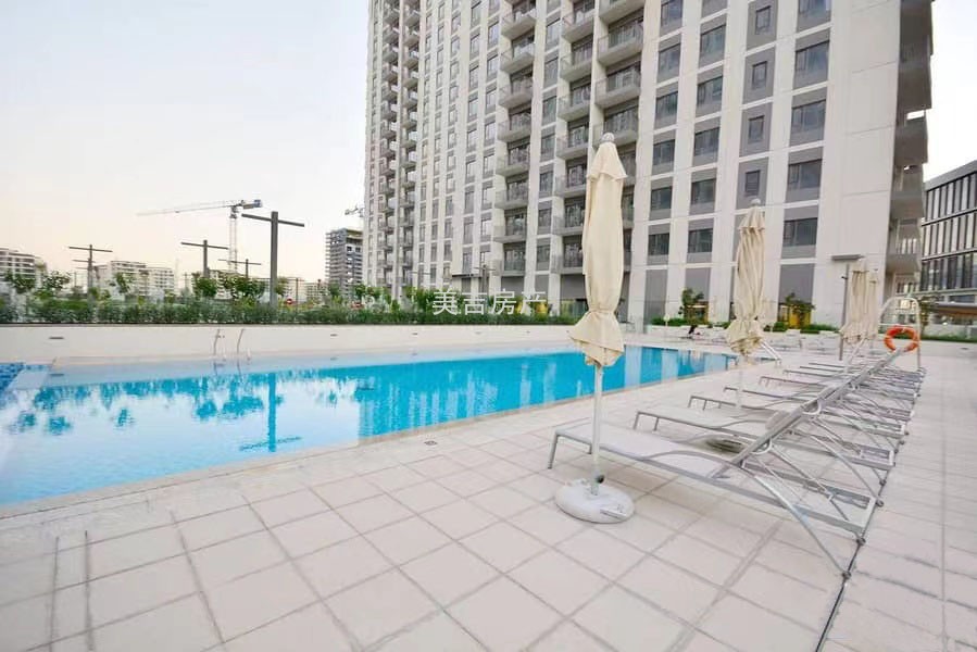 EMAAR park heights 一室