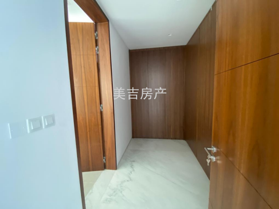 富人区Dubai hills 豪华带泳池5房别墅出售